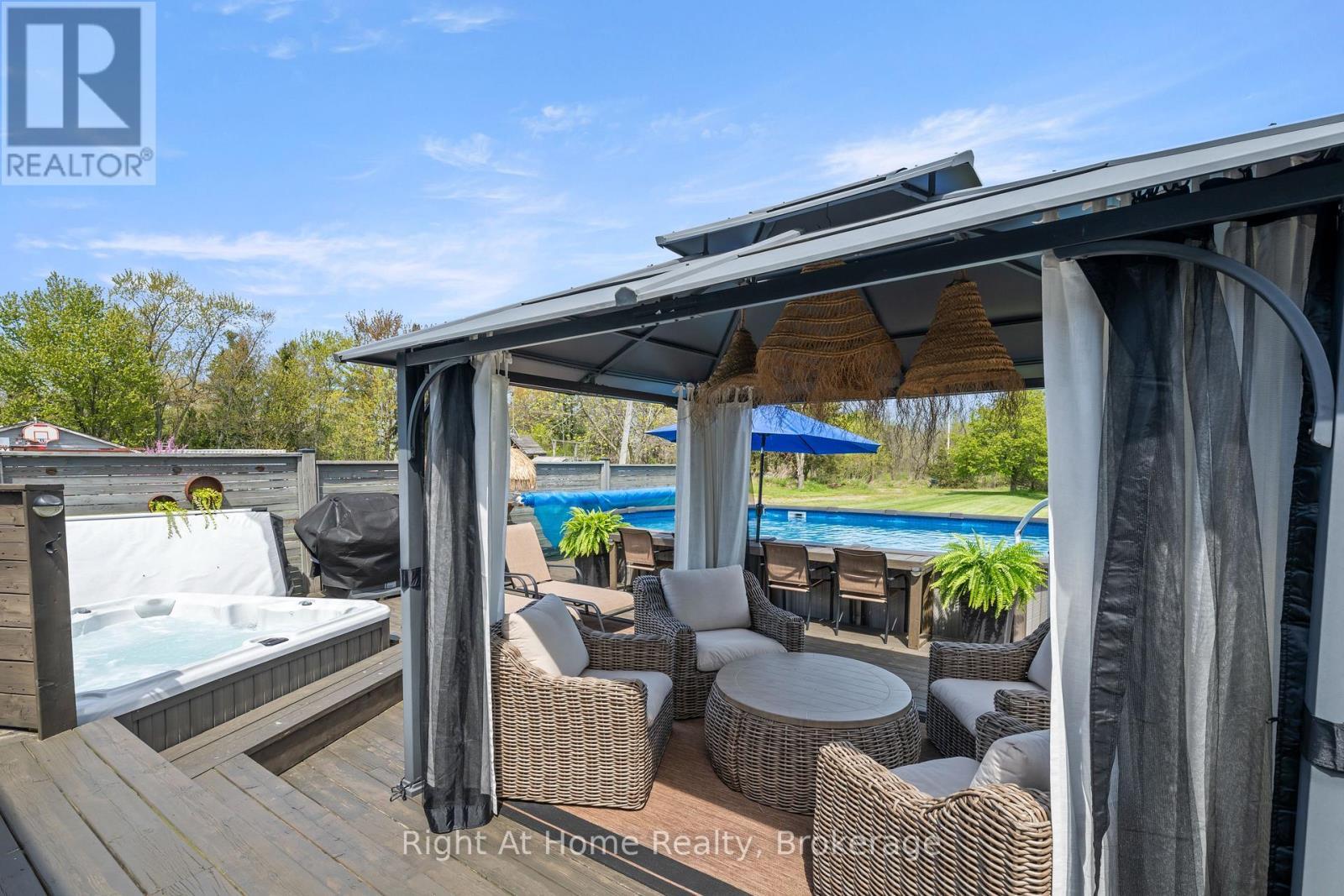 1483 Fifth Ave Louth, St. Catharines (Rural Fourth), ON - Outdoor With Deck Patio Veranda With Exterior