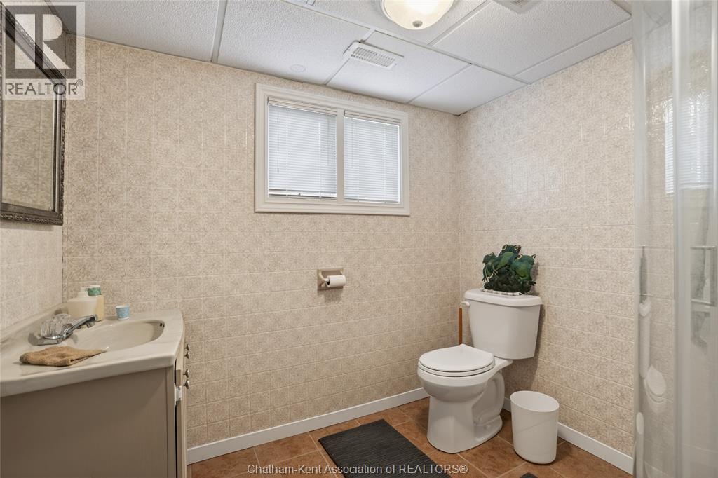 47 Park Lane, Tilbury, ON - Indoor Photo Showing Bathroom