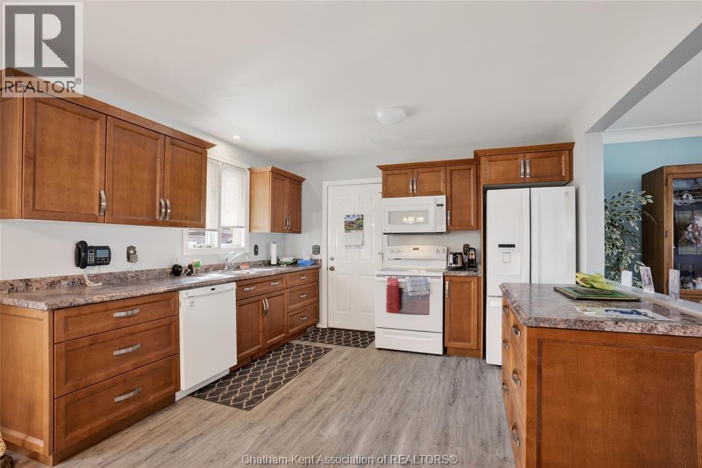 47 Park Lane, Tilbury, ON - Indoor Photo Showing Kitchen