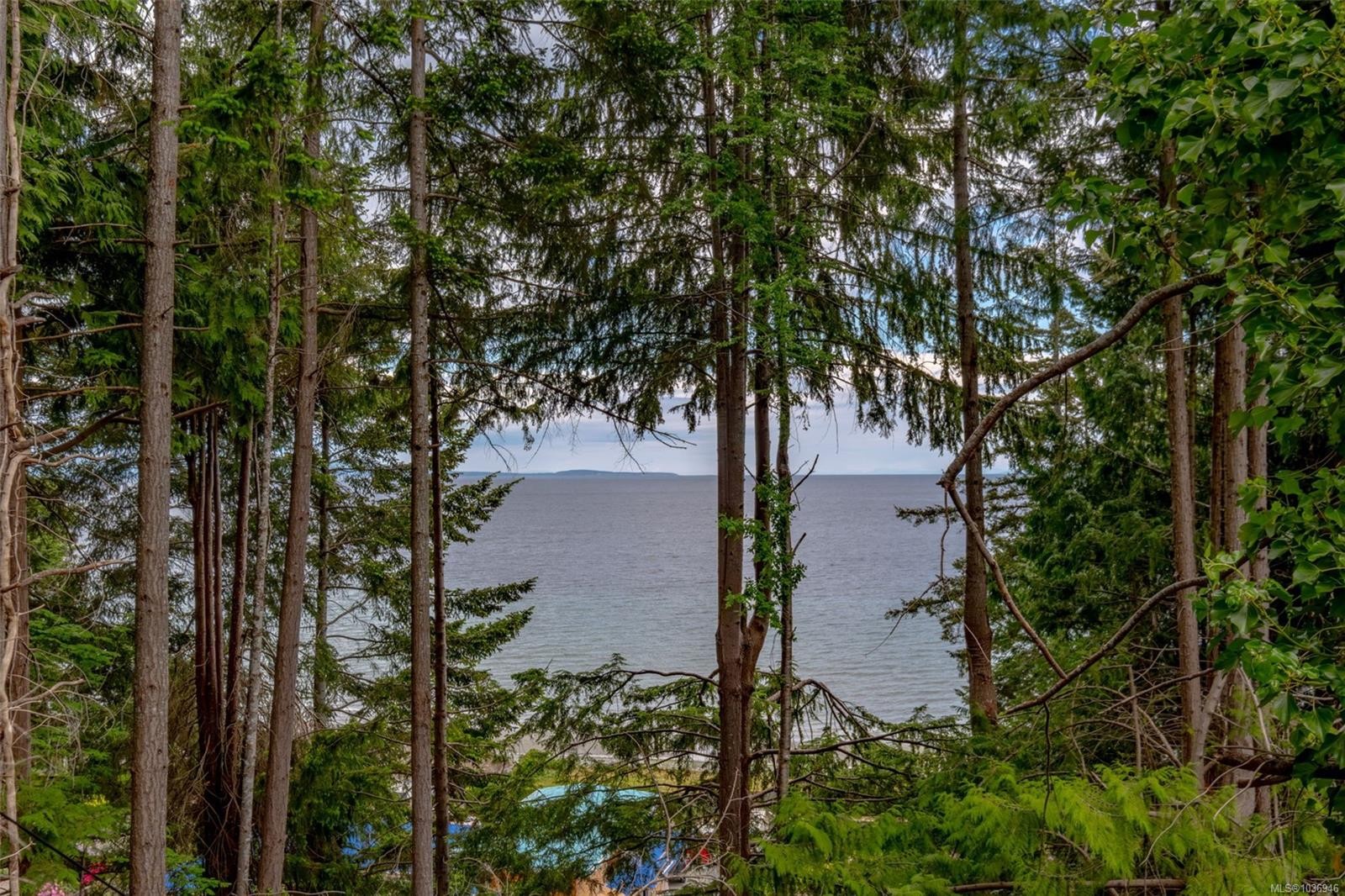 391 Burnham Rd, Qualicum Beach, BC