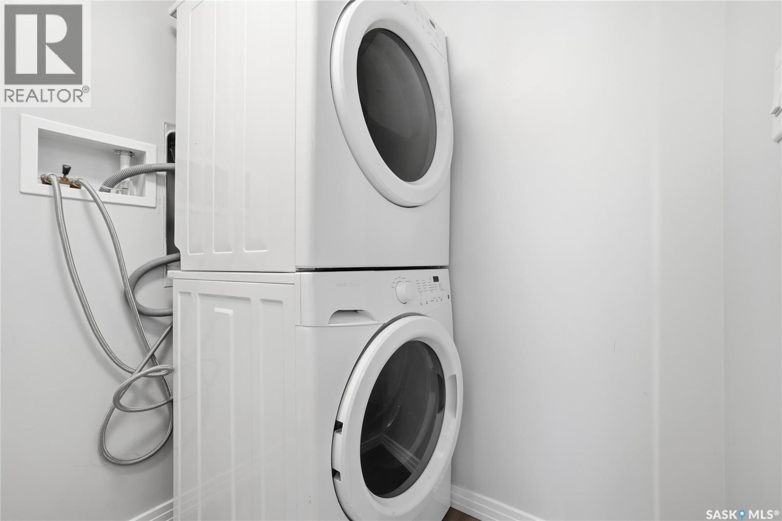 212 235 Evergreen Square, Saskatoon, SK - Indoor Photo Showing Laundry Room