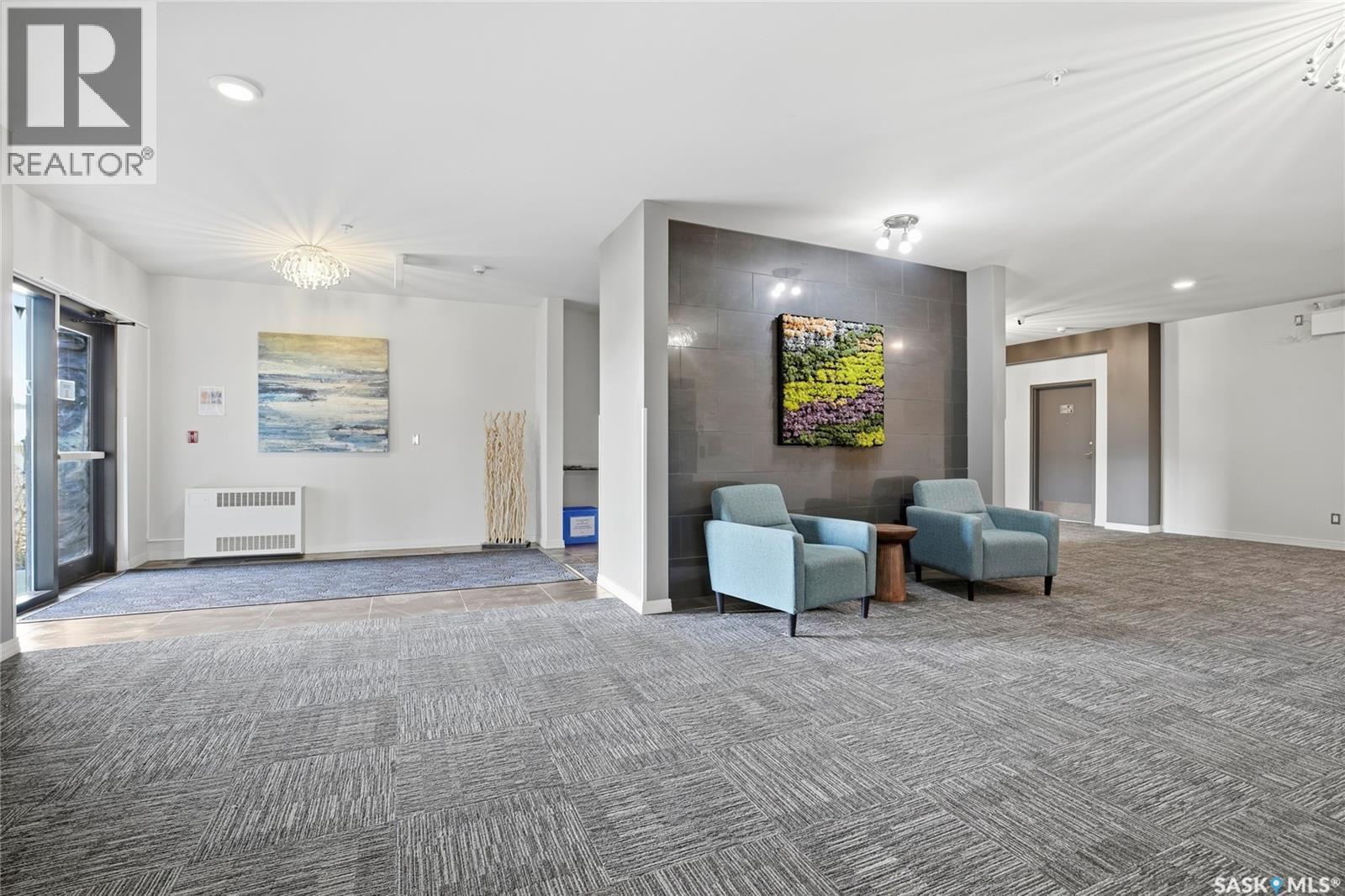 212 235 Evergreen Square, Saskatoon, SK - Indoor