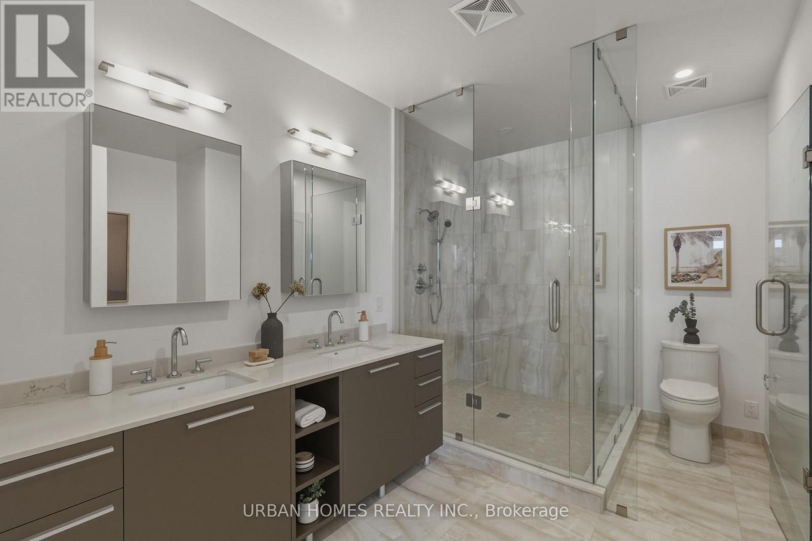 3601 - 65 Broadway Avenue, Toronto, ON - Indoor Photo Showing Bathroom