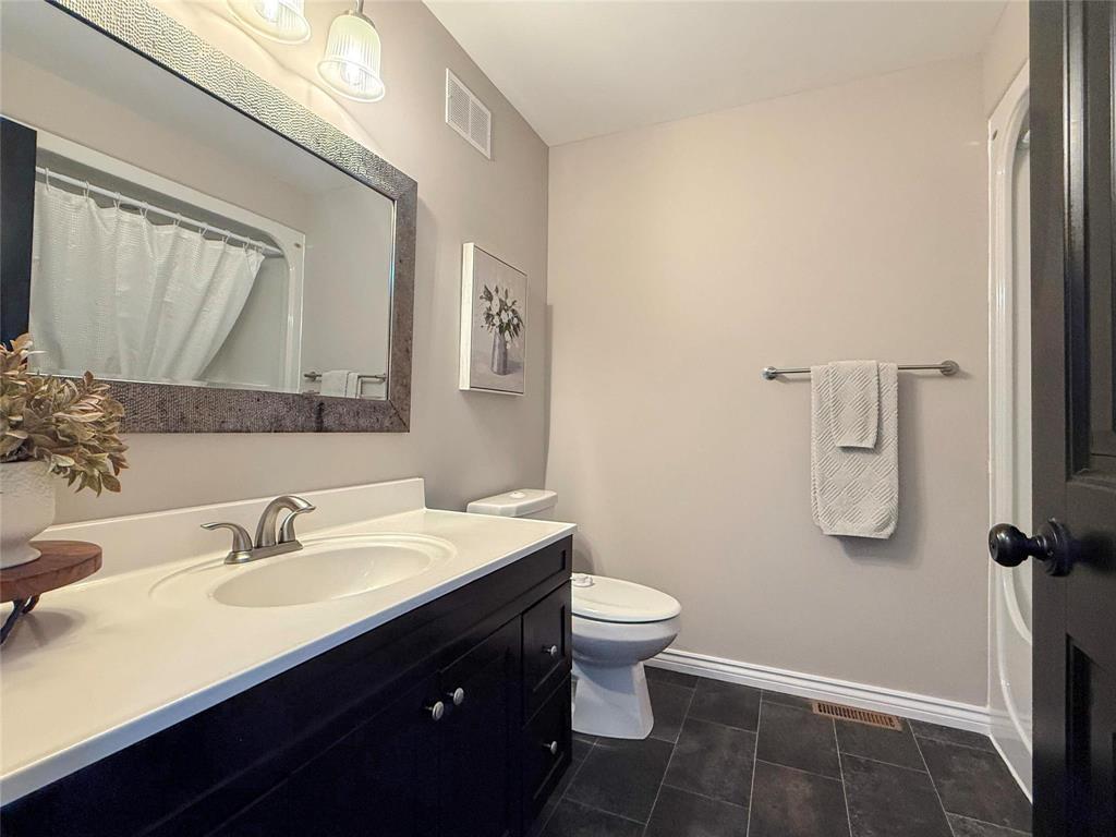 348 Hoops Loop Road, Shilo, MB - Indoor Photo Showing Bathroom