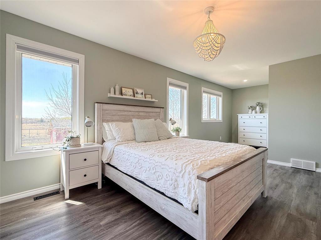 348 Hoops Loop Road, Shilo, MB - Indoor Photo Showing Bedroom