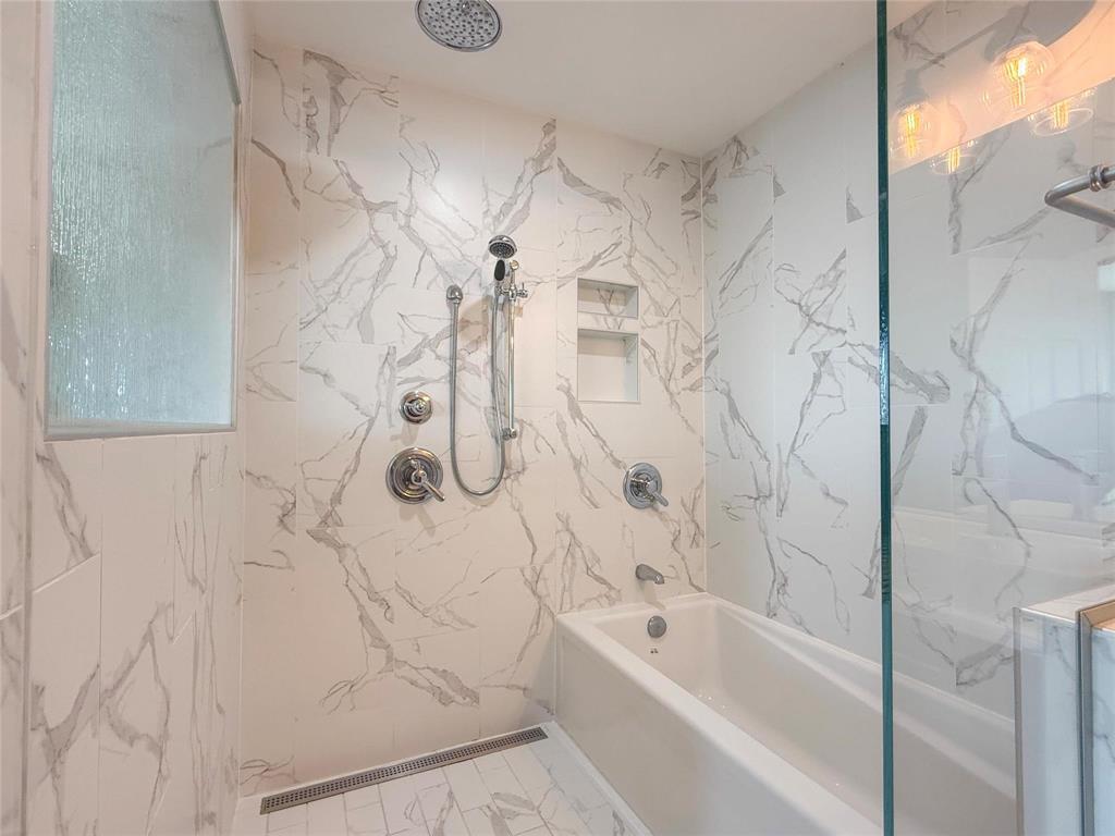 348 Hoops Loop Road, Shilo, MB - Indoor Photo Showing Bathroom