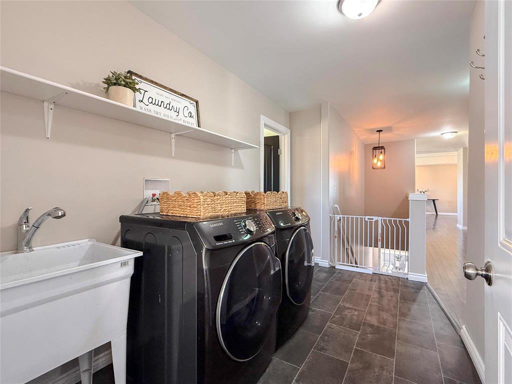 348 Hoops Loop Road, Shilo, MB - Indoor Photo Showing Laundry Room