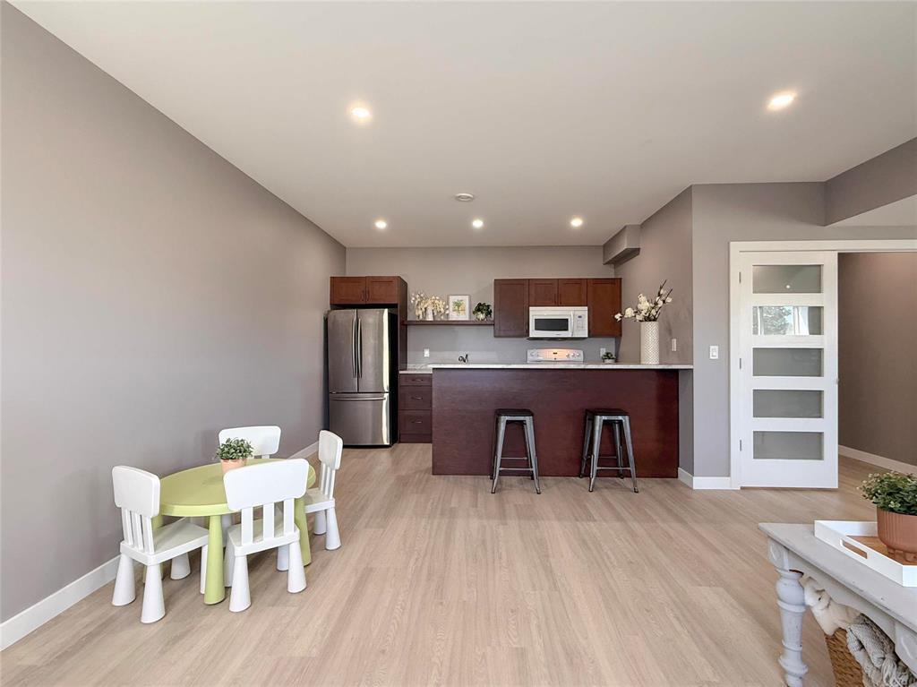 348 Hoops Loop Road, Shilo, MB - Indoor Photo Showing Kitchen
