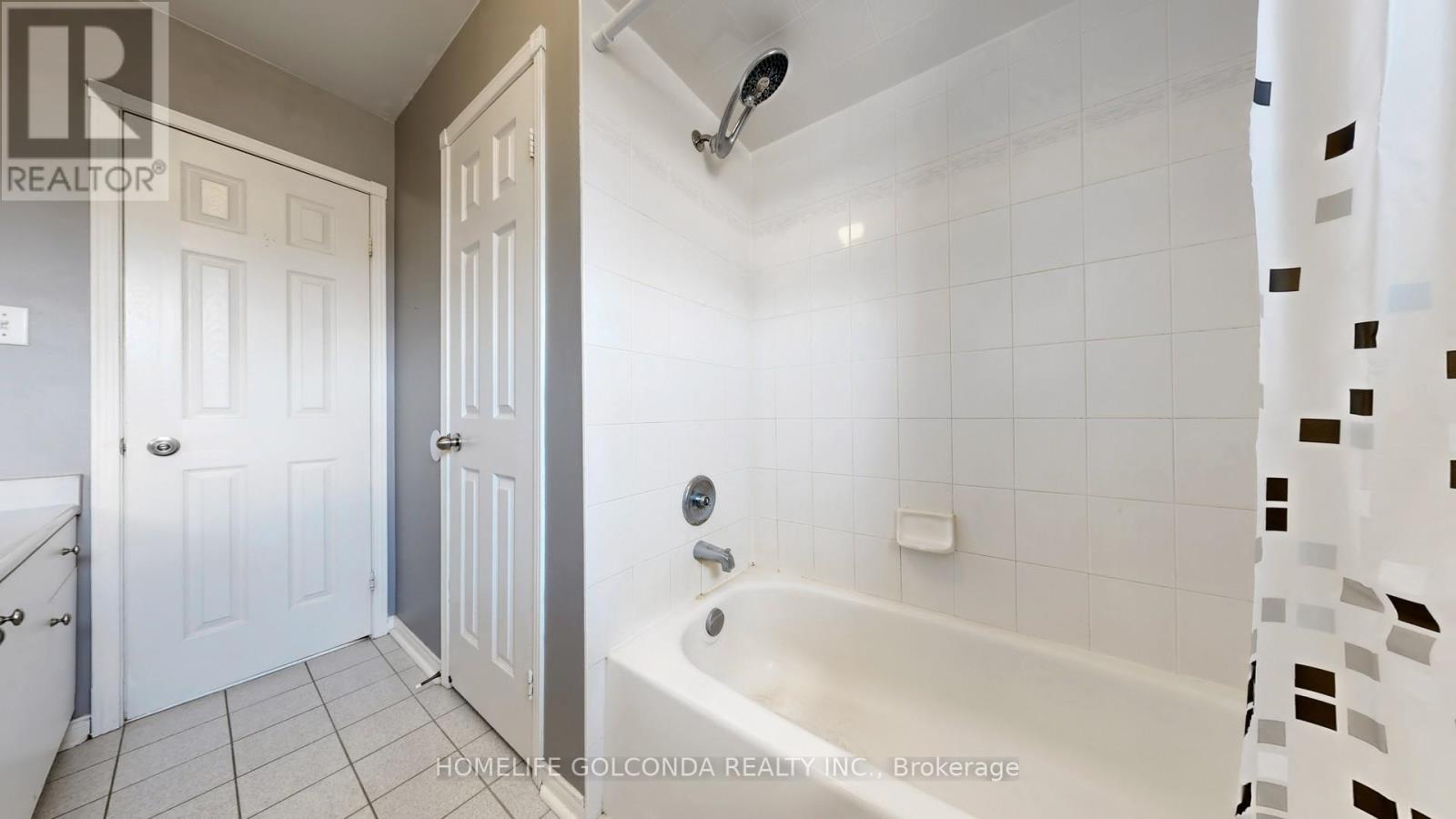 39 Etherington Crescent, Barrie, ON - Indoor Photo Showing Bathroom