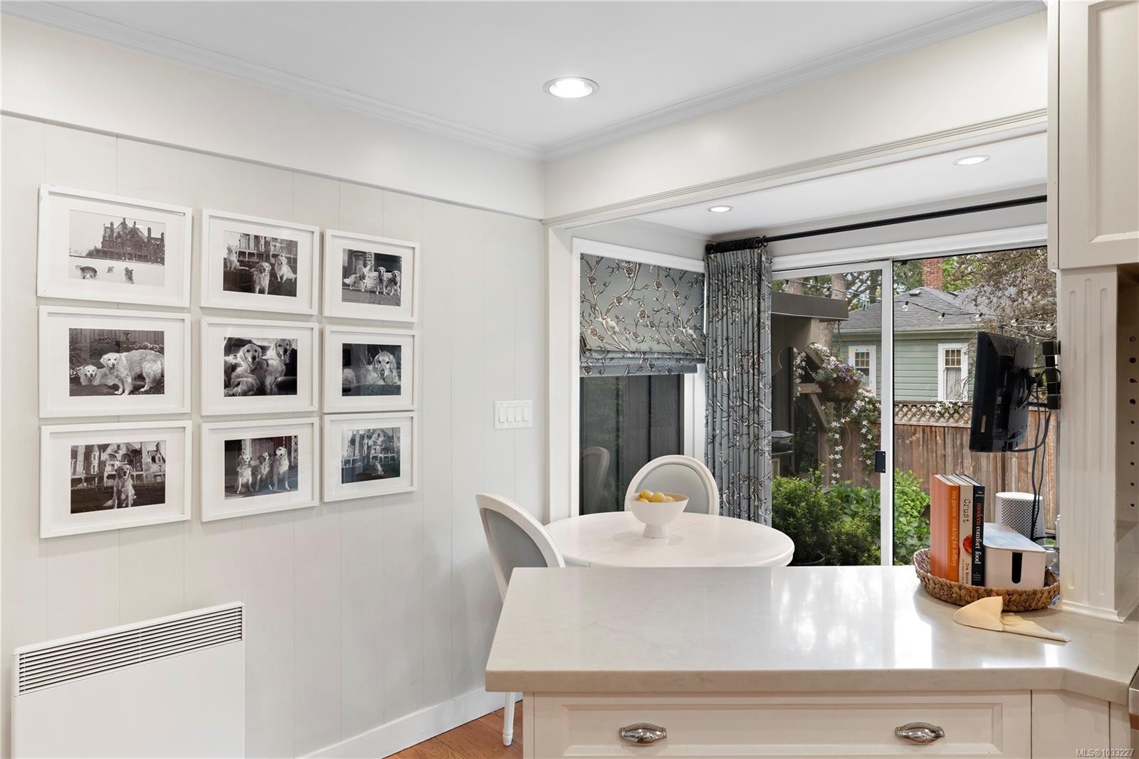 1069 Joan Cres, Victoria, BC