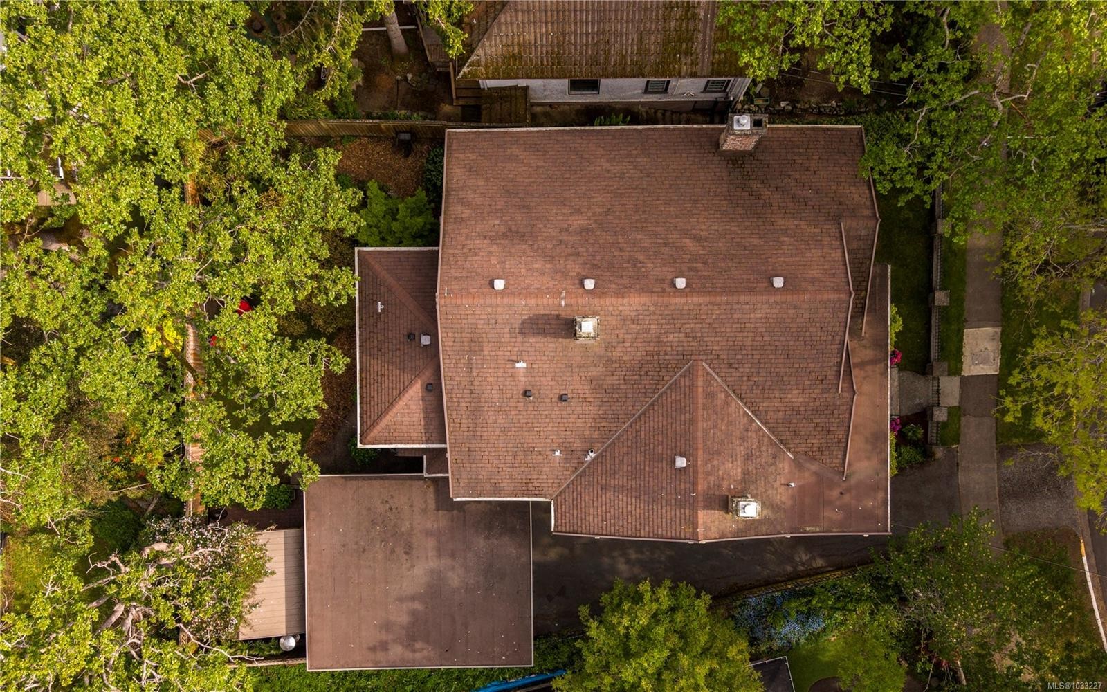1069 Joan Cres, Victoria, BC