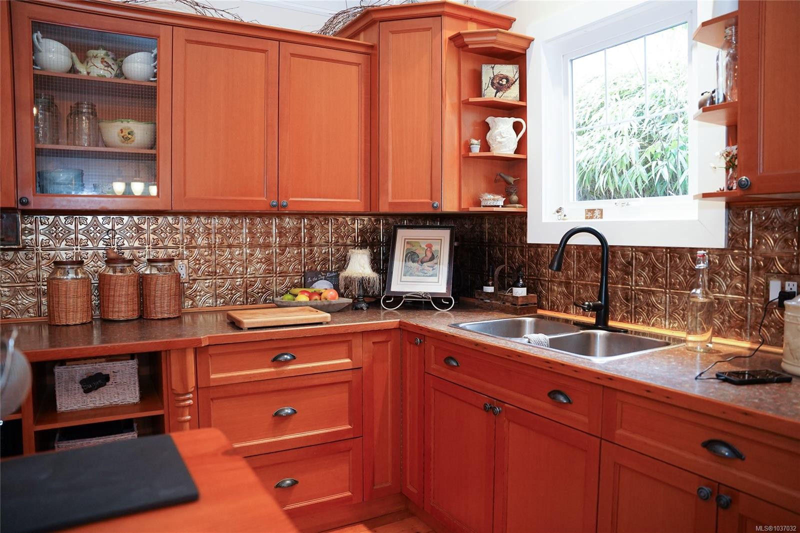 814 Hereward Rd, Victoria, BC