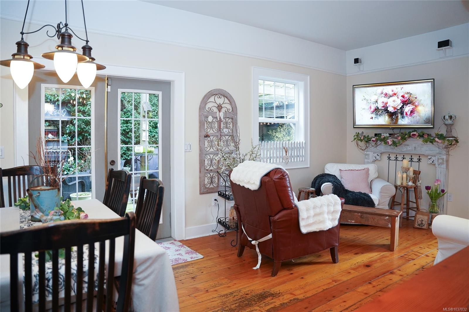 814 Hereward Rd, Victoria, BC