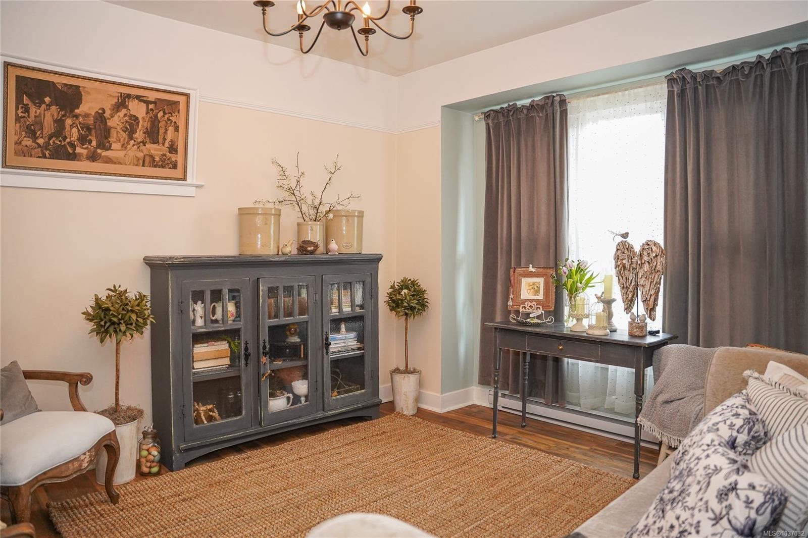 814 Hereward Rd, Victoria, BC