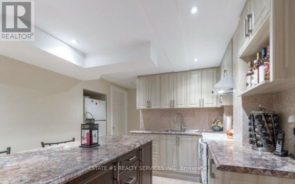 Bsmnt - 36 Dafoe Crescent E, Brampton, ON - Indoor Photo Showing Kitchen