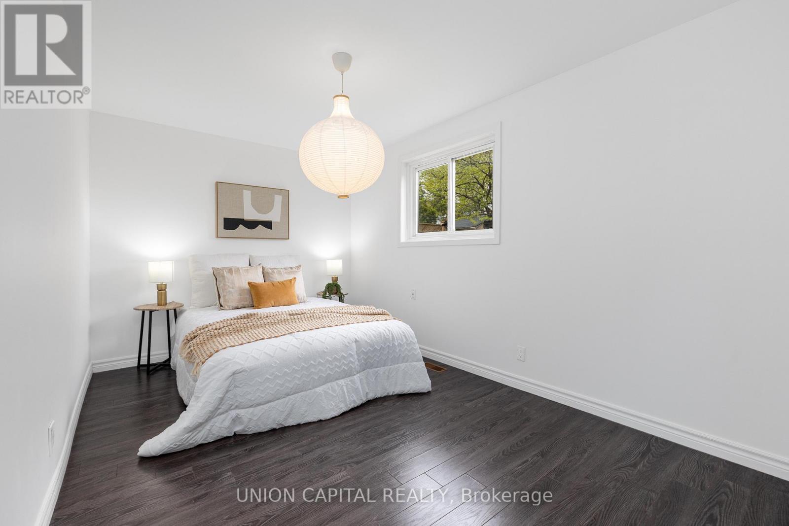 34 Lisburn Crescent, Toronto, ON - Indoor Photo Showing Bedroom