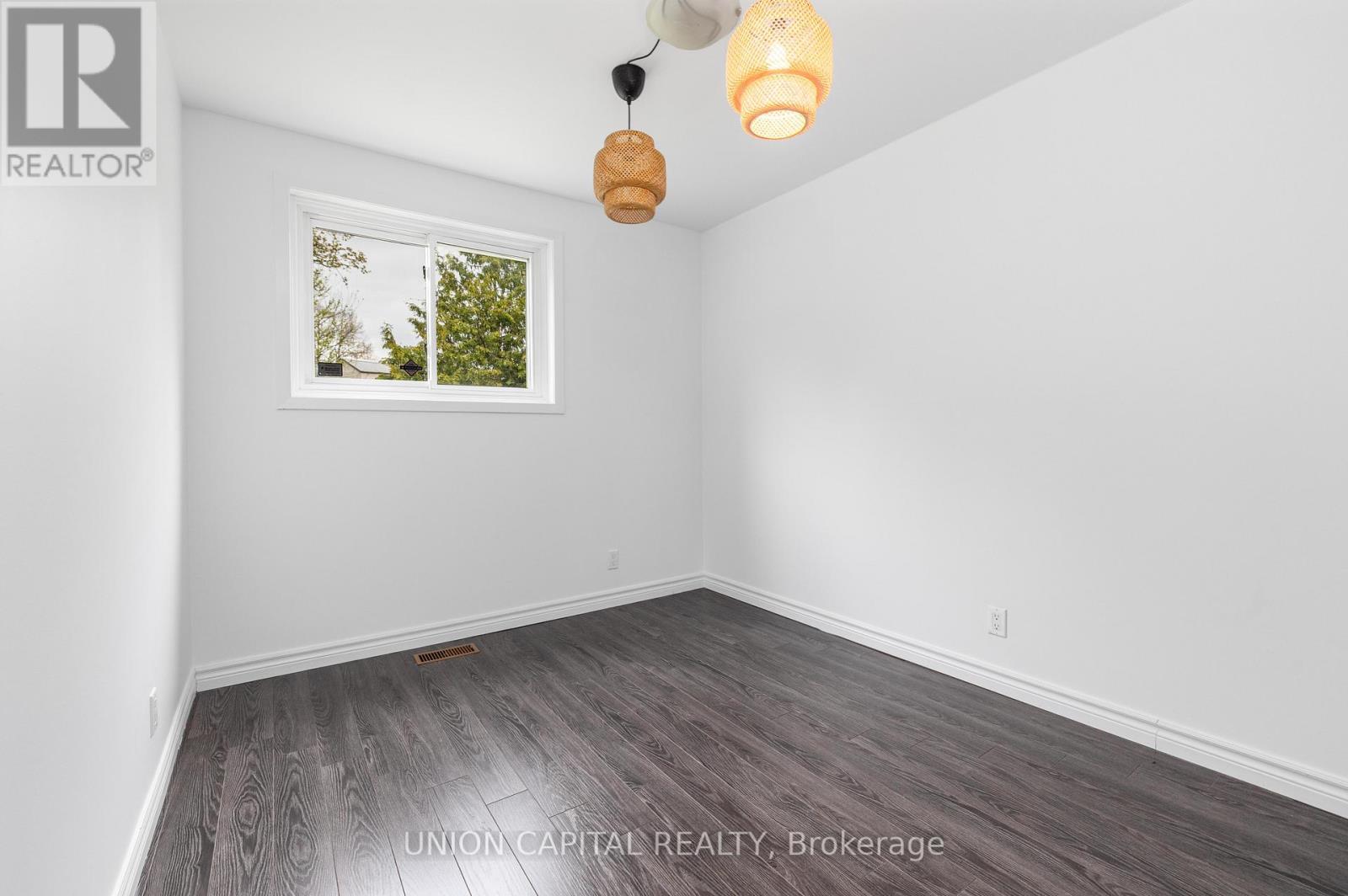34 Lisburn Crescent, Toronto, ON - Indoor Photo Showing Other Room