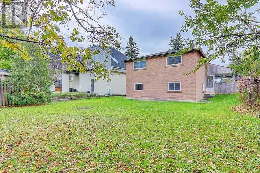34 Lisburn Crescent, Toronto, ON - Outdoor