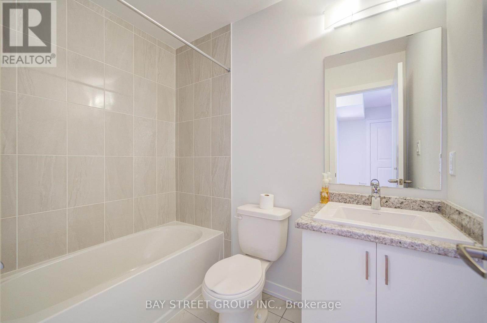 36 Danielle Moore Circle, Toronto, ON - Indoor Photo Showing Bathroom
