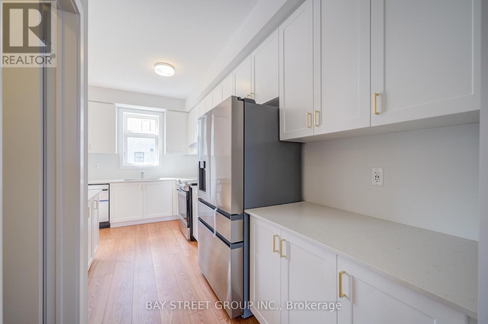 36 Danielle Moore Circle, Toronto, ON - Indoor Photo Showing Kitchen