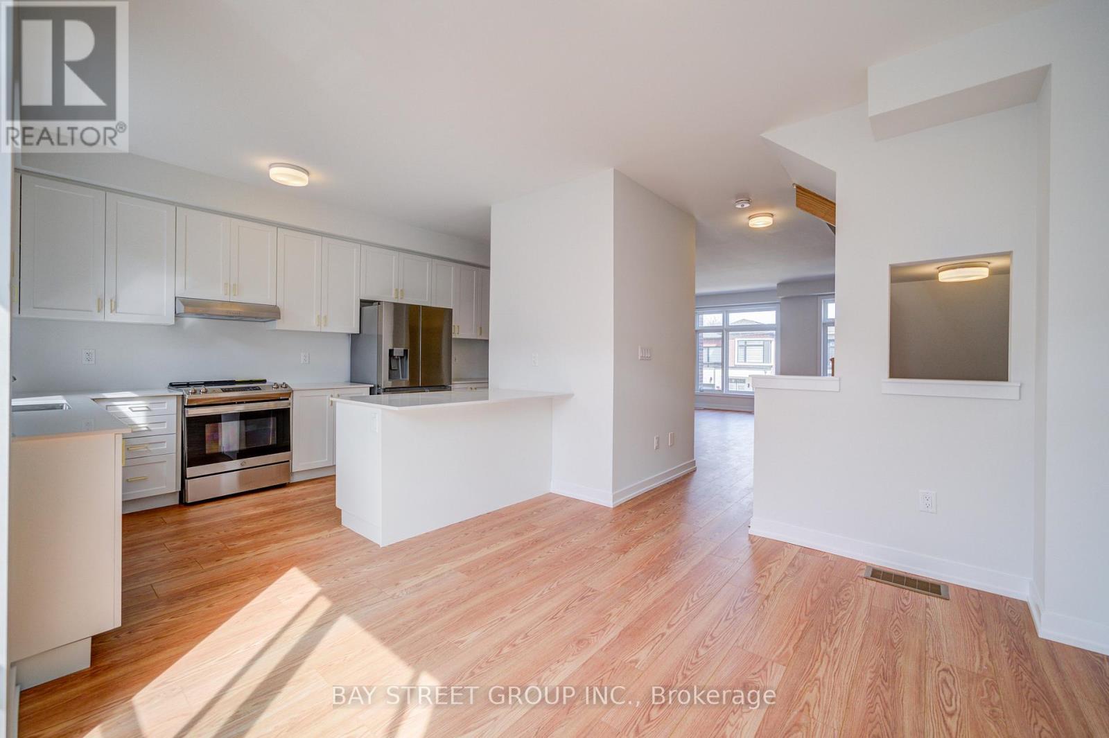 36 Danielle Moore Circle, Toronto, ON - Indoor Photo Showing Kitchen