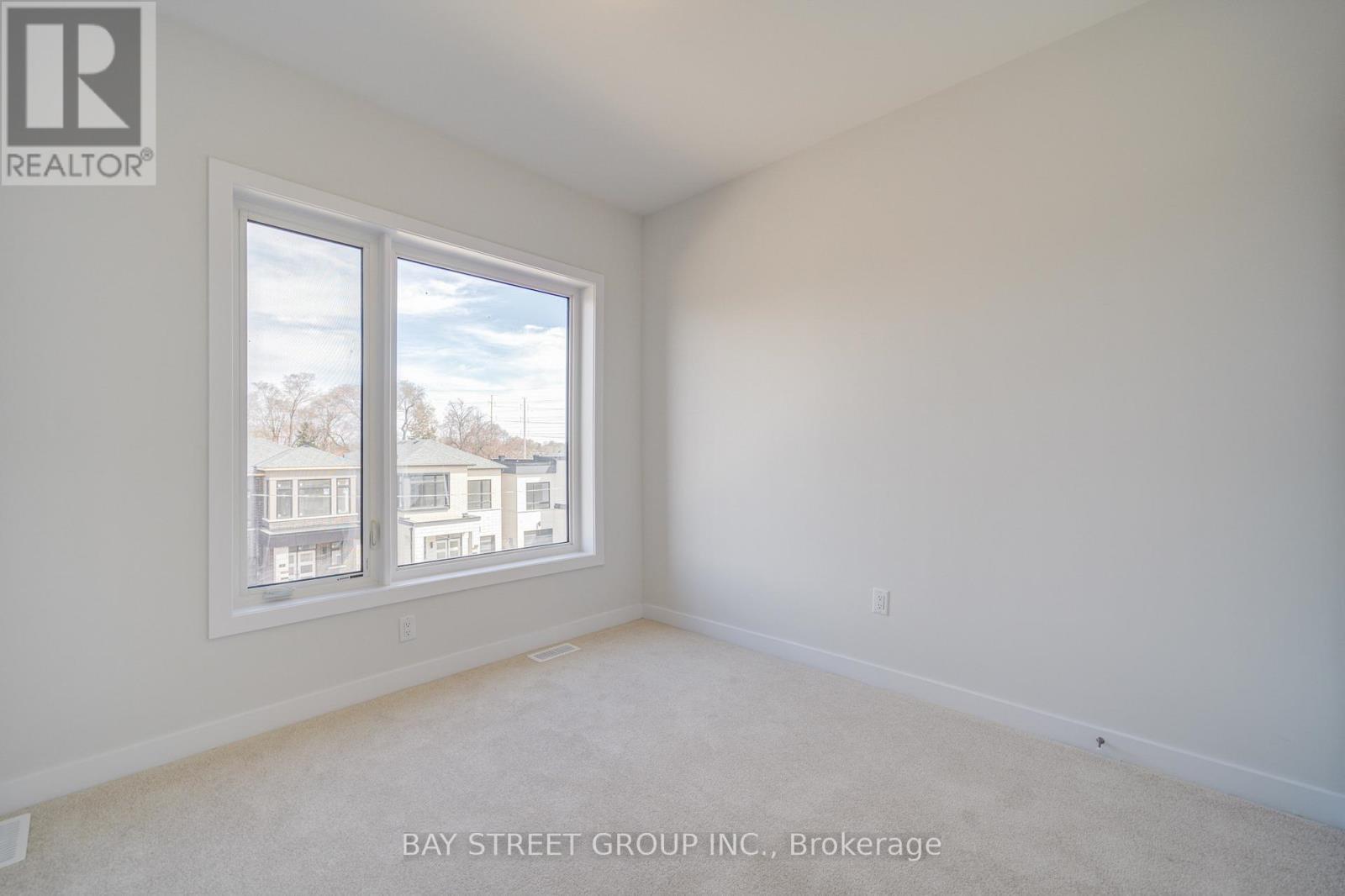 36 Danielle Moore Circle, Toronto, ON - Indoor Photo Showing Other Room