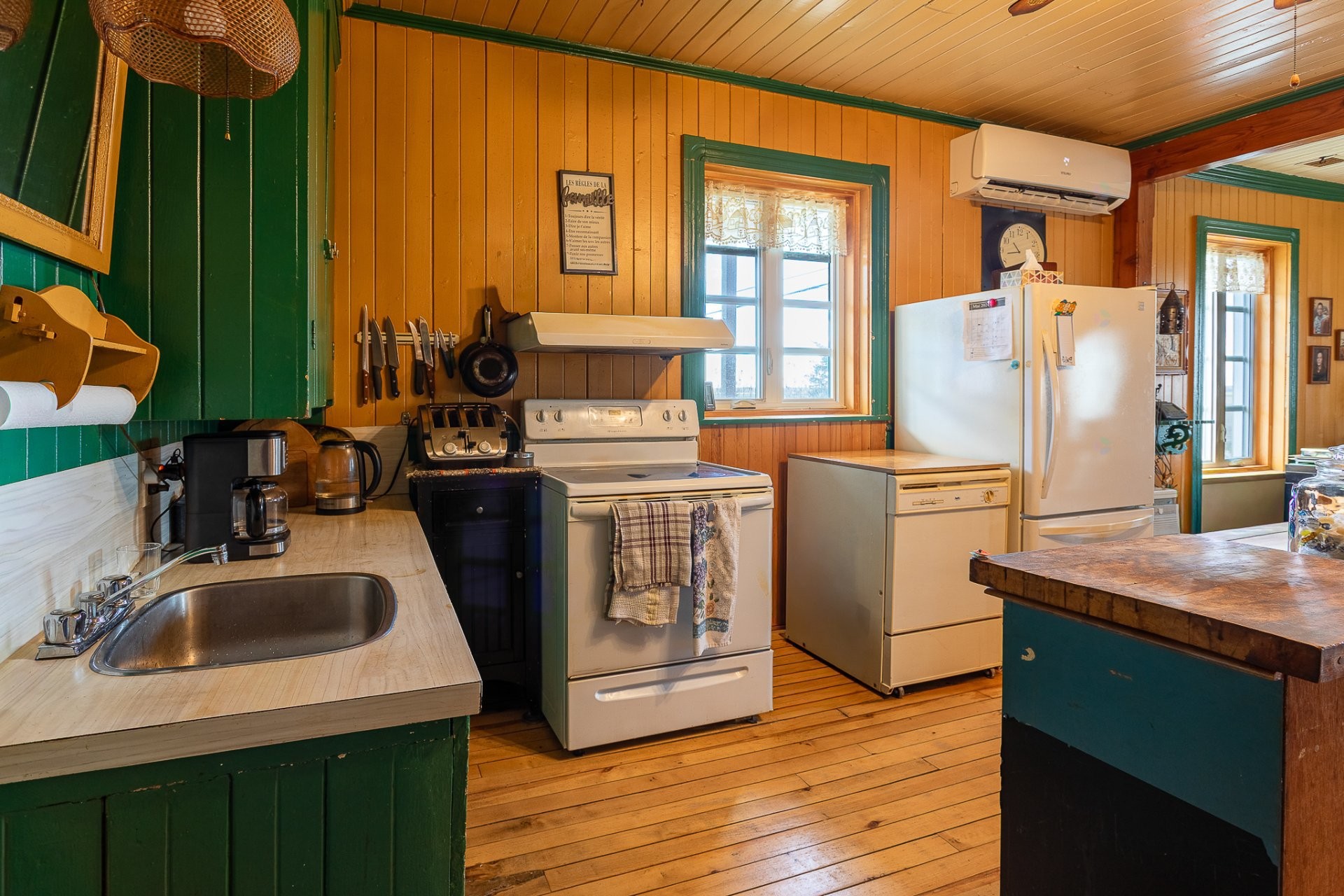 Kitchen - 181 Rg St-Augustin, Saint-Prosper-De-Champlain, QC - Indoor Photo Showing Laundry Room