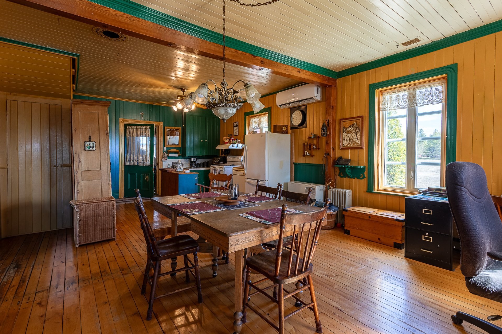 Dining Room - 181 Rg St-Augustin, Saint-Prosper-De-Champlain, QC - Indoor Photo Showing Dining Room