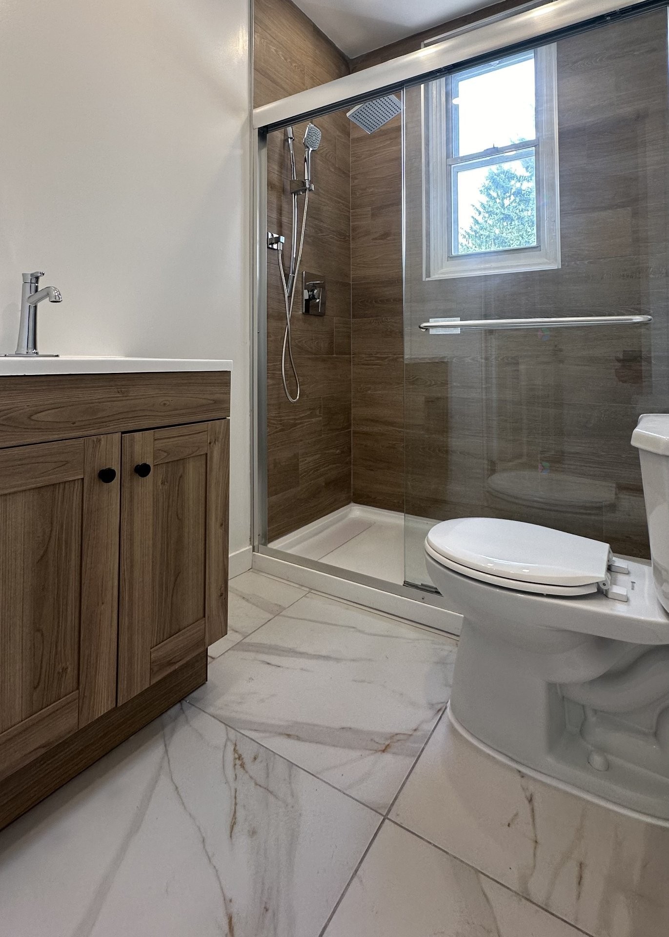 Bathroom - 66 Av. Victoria, Pointe-Claire, QC - Indoor Photo Showing Bathroom