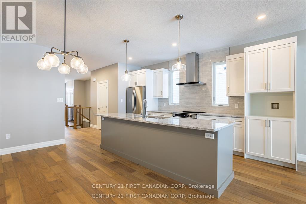 Lot 105 Darwin Crescent, London South (South V), ON - Indoor Photo Showing Kitchen With Upgraded Kitchen