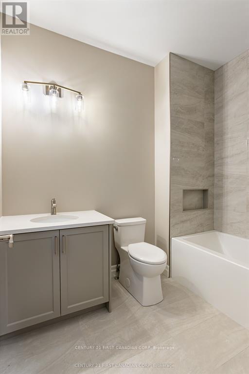 Lot 105 Darwin Crescent, London South (South V), ON - Indoor Photo Showing Bathroom