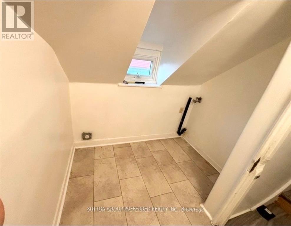 173 Adelaide Street N, London East (East K), ON - Indoor Photo Showing Other Room