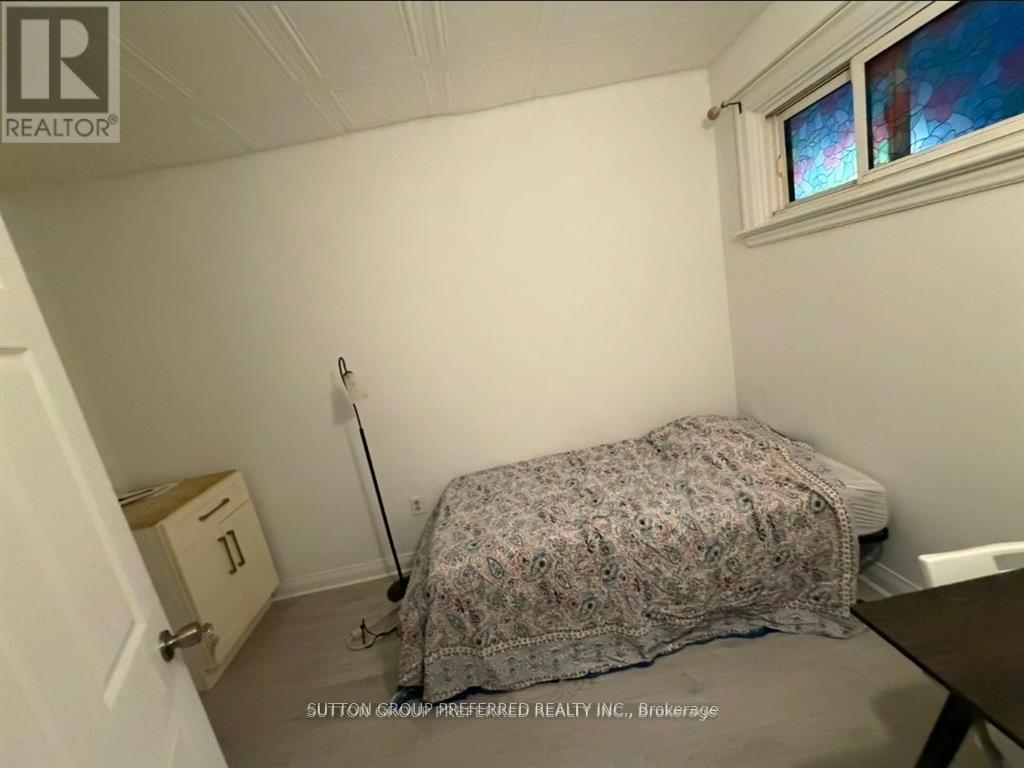 173 Adelaide Street N, London East (East K), ON - Indoor Photo Showing Bedroom