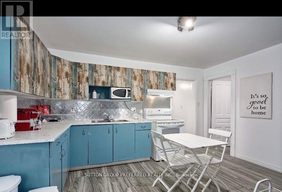 173 Adelaide Street N, London East (East K), ON - Indoor Photo Showing Kitchen With Double Sink
