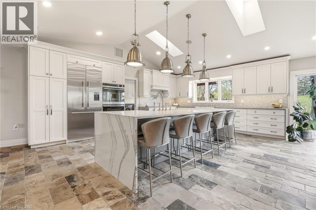 707 Eagle Drive, Burlington, ON - Indoor Photo Showing Kitchen With Upgraded Kitchen