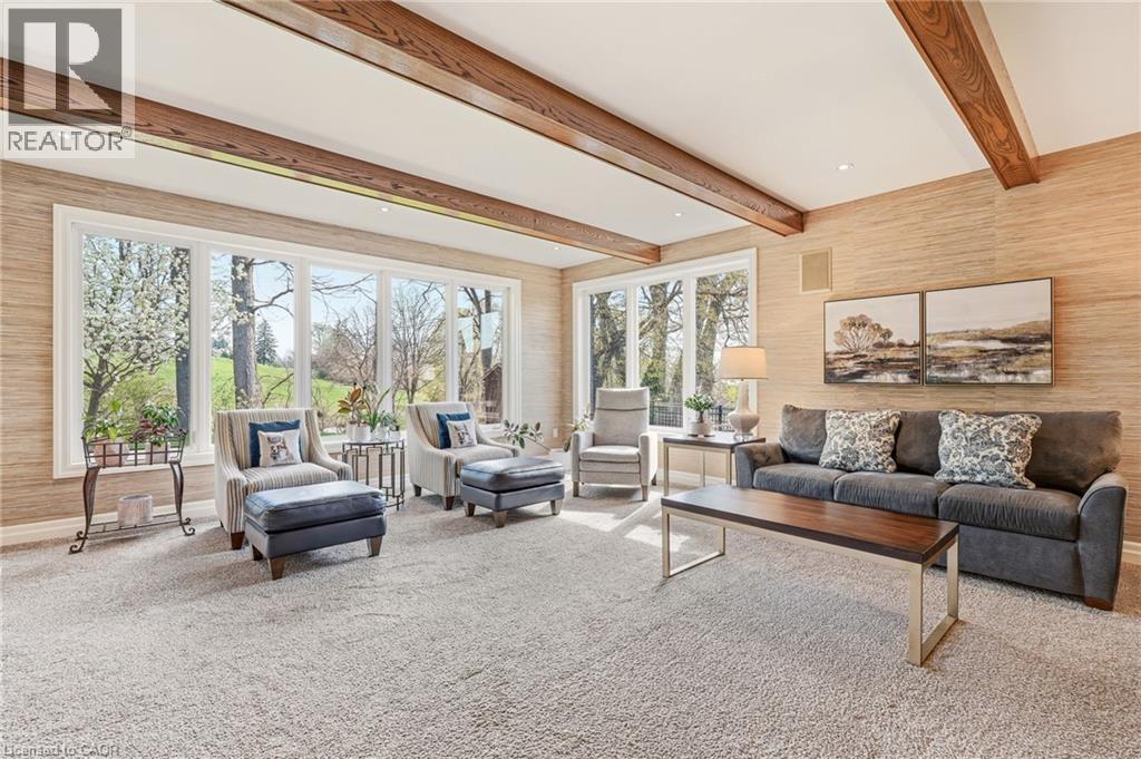 707 Eagle Drive, Burlington, ON - Indoor Photo Showing Living Room