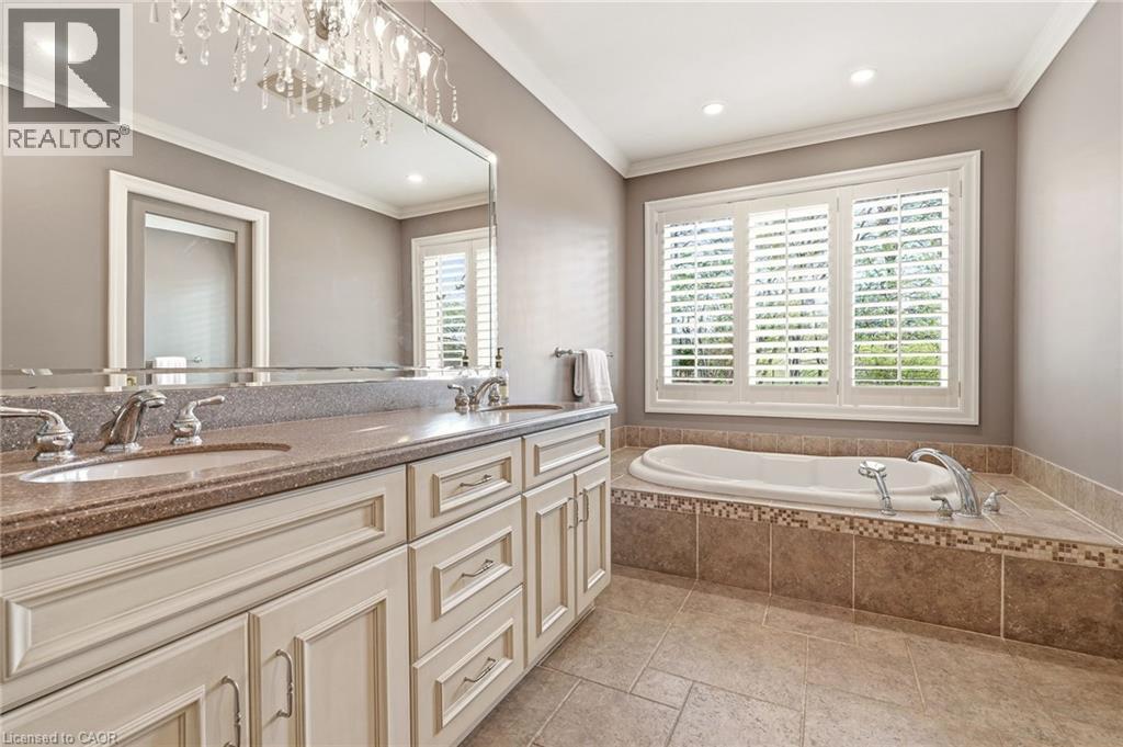 707 Eagle Drive, Burlington, ON - Indoor Photo Showing Bathroom