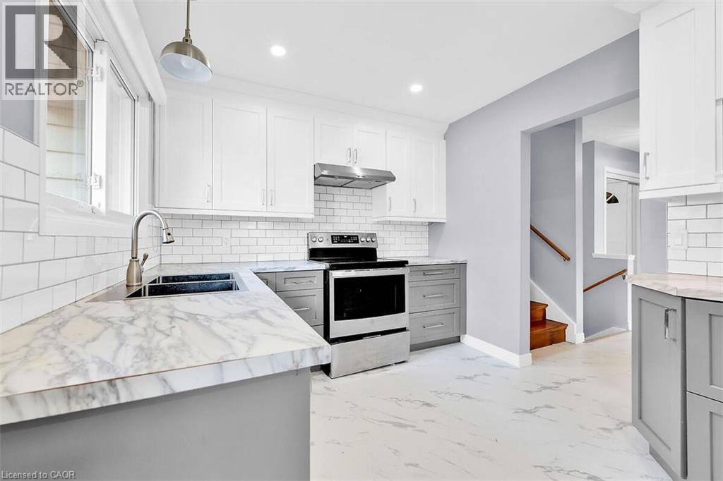 24 Oxford Street, Brantford, ON - Indoor Photo Showing Kitchen With Double Sink With Upgraded Kitchen