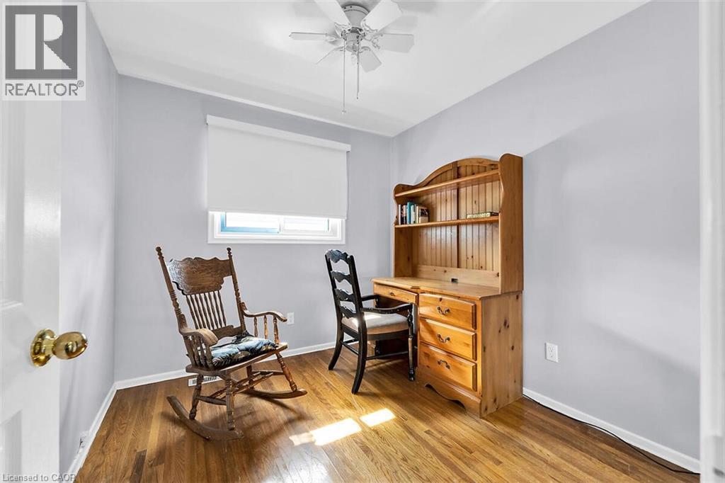 24 Oxford Street, Brantford, ON - Indoor Photo Showing Other Room