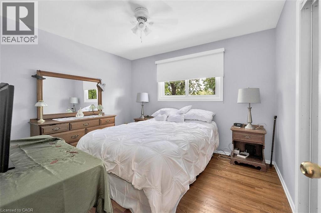 24 Oxford Street, Brantford, ON - Indoor Photo Showing Bedroom