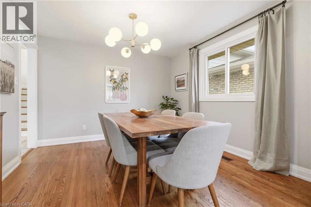 3452 Caplan Crescent, Burlington, ON - Indoor Photo Showing Dining Room