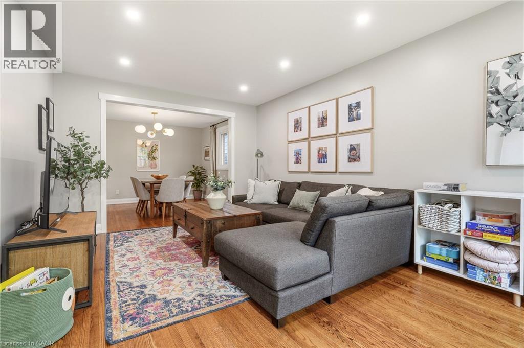 3452 Caplan Crescent, Burlington, ON - Indoor Photo Showing Living Room