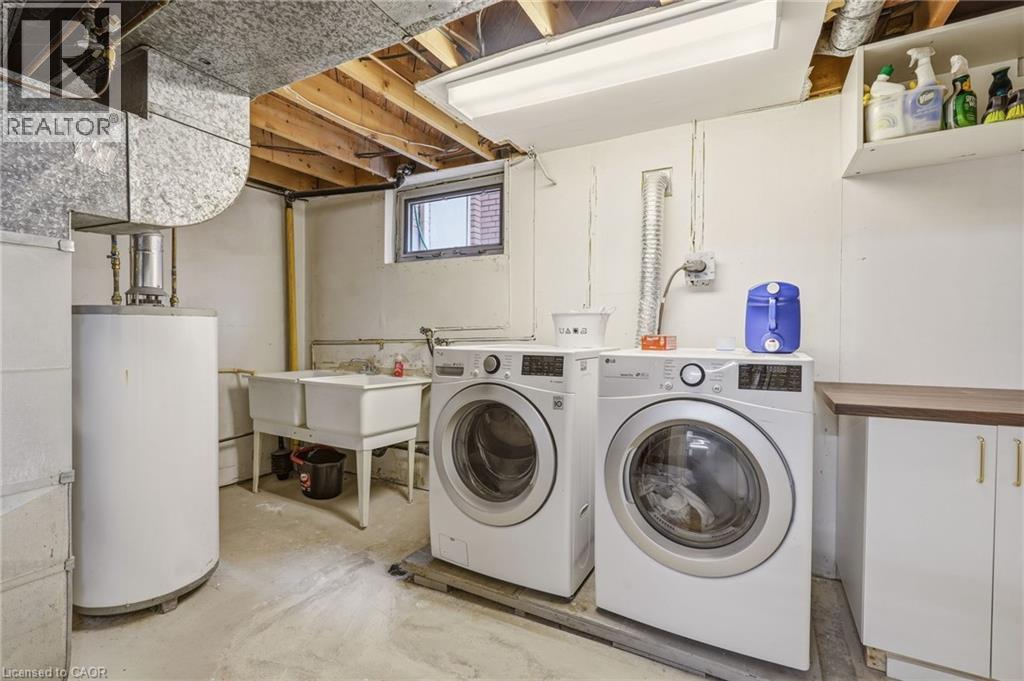 3452 Caplan Crescent, Burlington, ON - Indoor Photo Showing Laundry Room