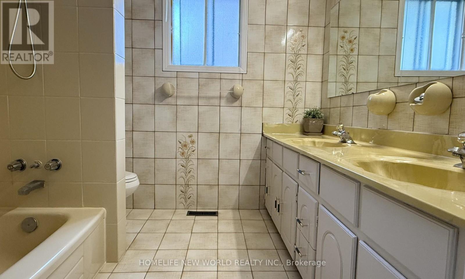 93 Willowbrook Road, Markham, ON - Indoor Photo Showing Bathroom