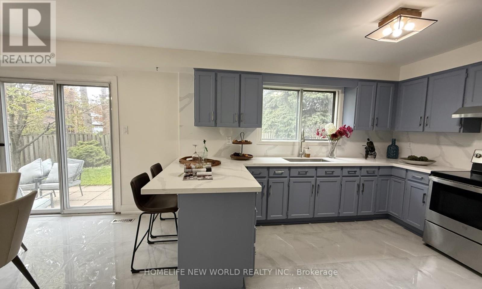 93 Willowbrook Road, Markham, ON - Indoor Photo Showing Kitchen