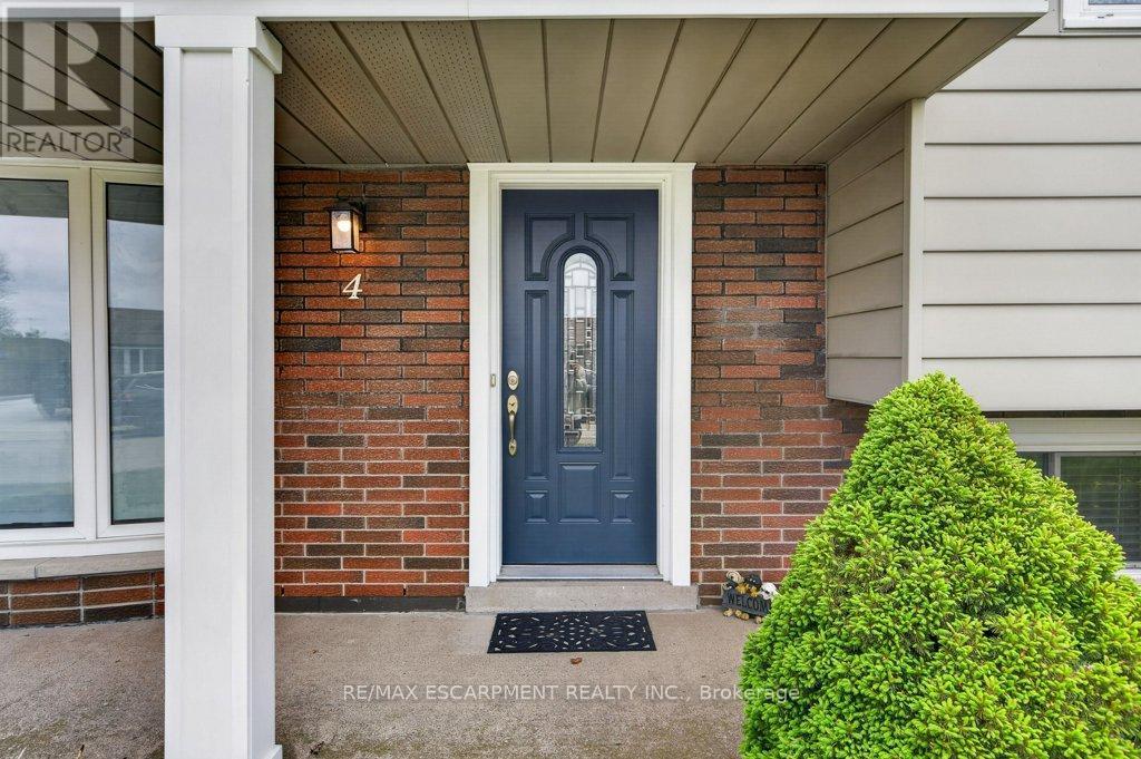 4 Camelot Drive, Hamilton, ON - Outdoor With Exterior