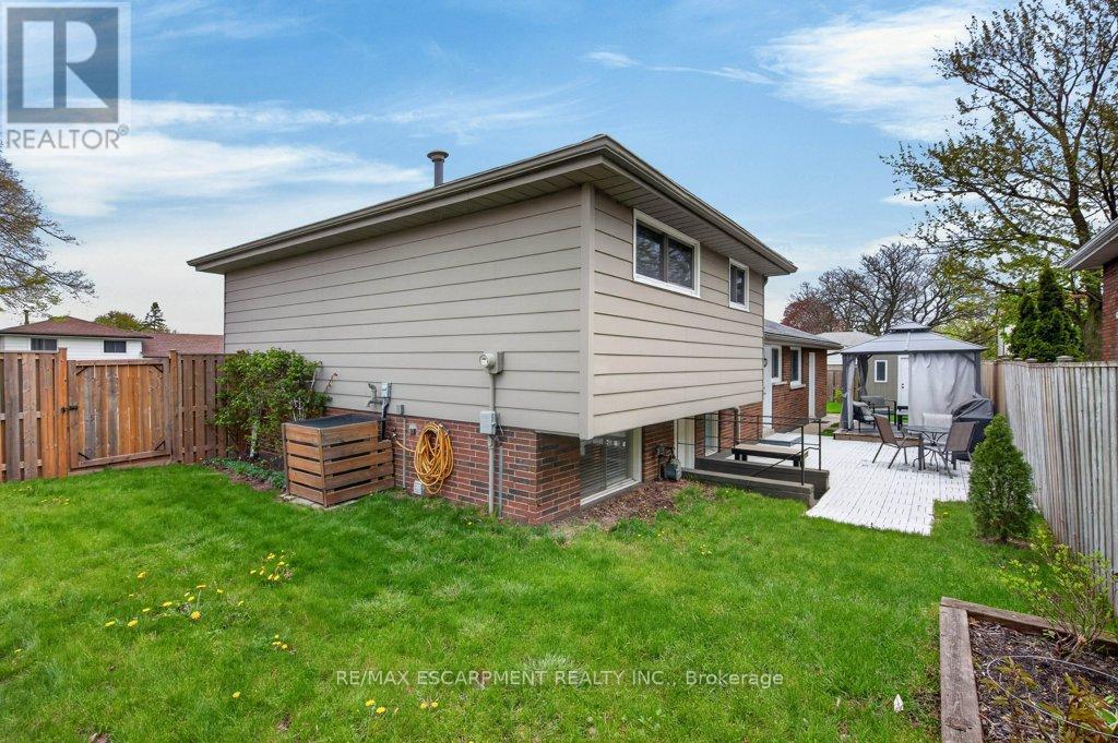 4 Camelot Drive, Hamilton, ON - Outdoor