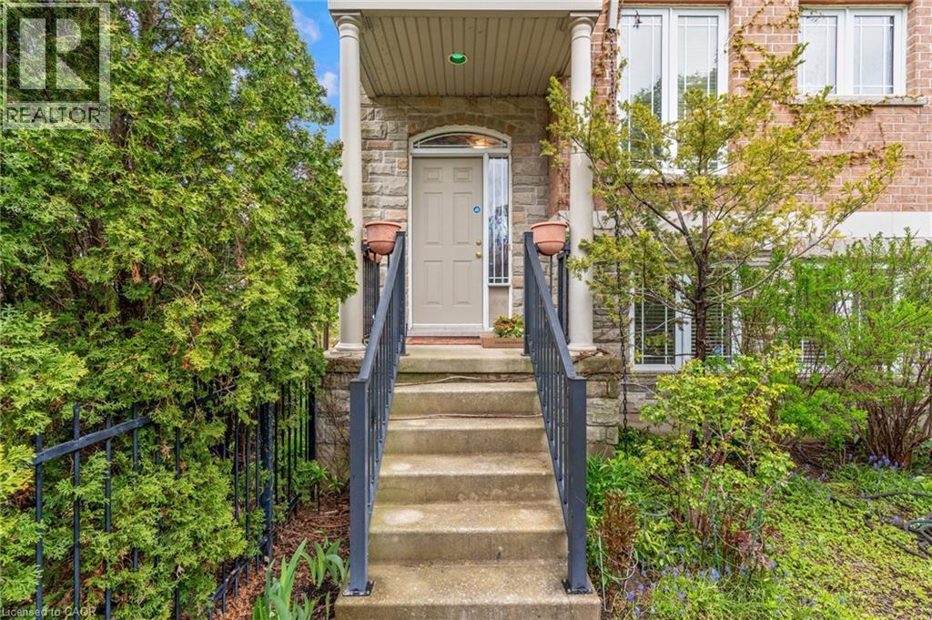 53 Grosvenor Lane, Cambridge, ON - Outdoor
