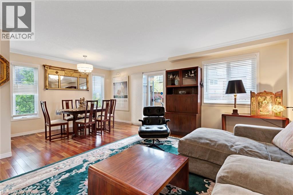 53 Grosvenor Lane, Cambridge, ON - Indoor Photo Showing Living Room