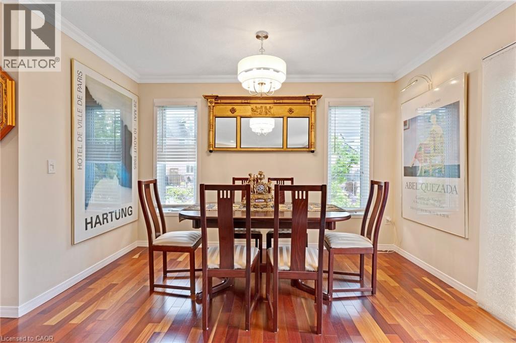 53 Grosvenor Lane, Cambridge, ON - Indoor Photo Showing Dining Room